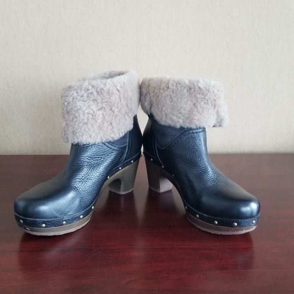 UGG Amoret Women's Black Leather Boot (US Size 6) - Picture 3 of 6